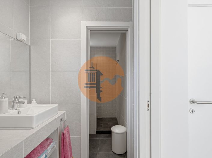 Image No.14-2 Bed Apartment for sale