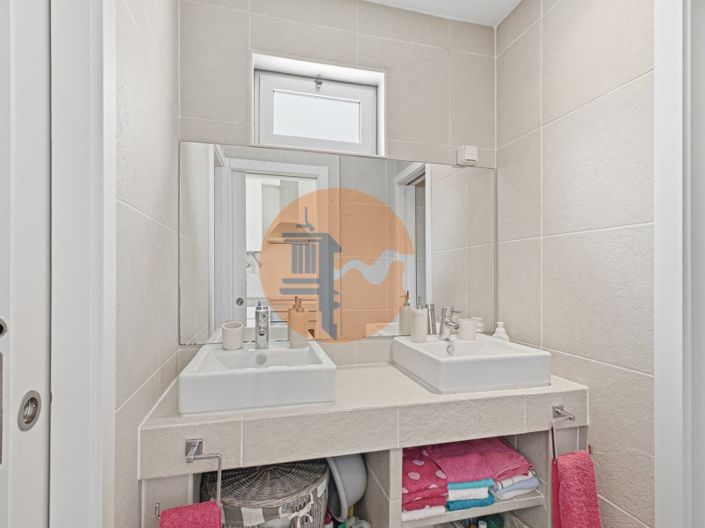 Image No.15-2 Bed Apartment for sale