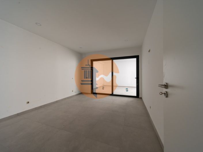 Image No.23-3 Bed House for sale