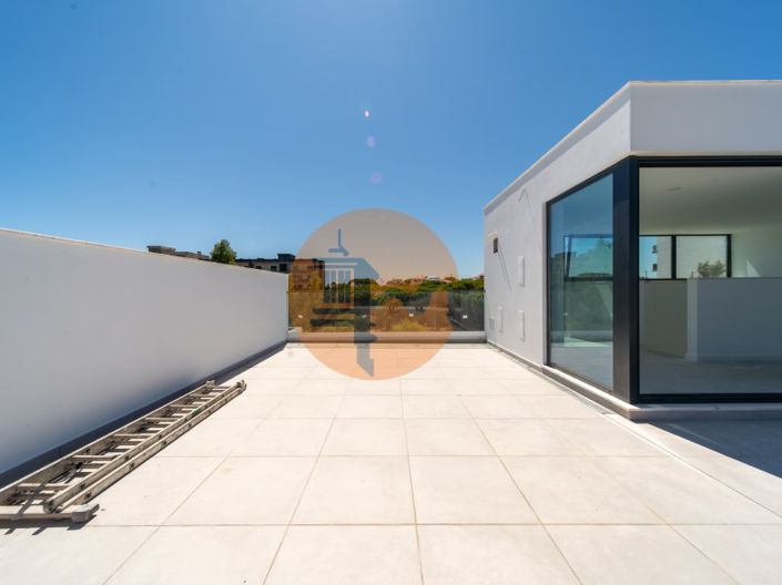 Image No.35-3 Bed House for sale