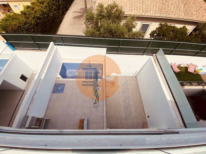 Image No.37-3 Bed House for sale