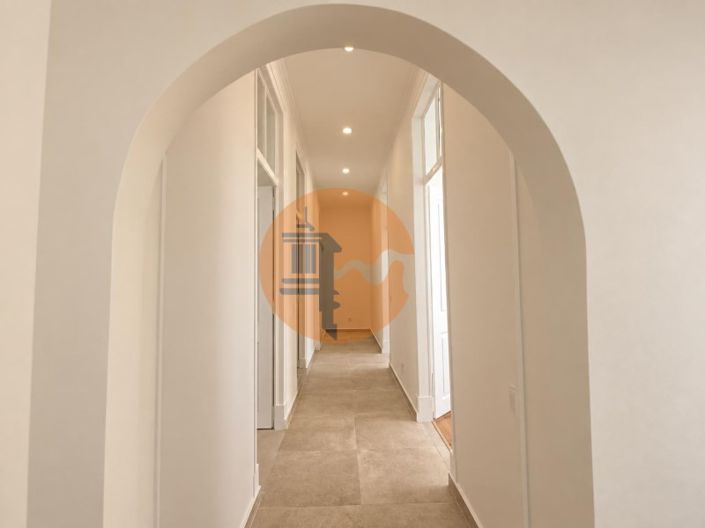 Image No.16-4 Bed House for sale