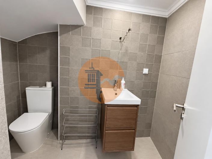 Image No.30-4 Bed House for sale