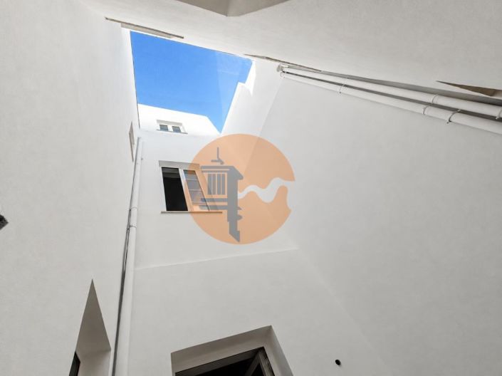 Image No.35-4 Bed House for sale