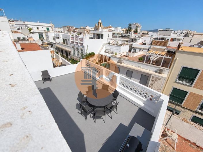 Image No.8-4 Bed House for sale