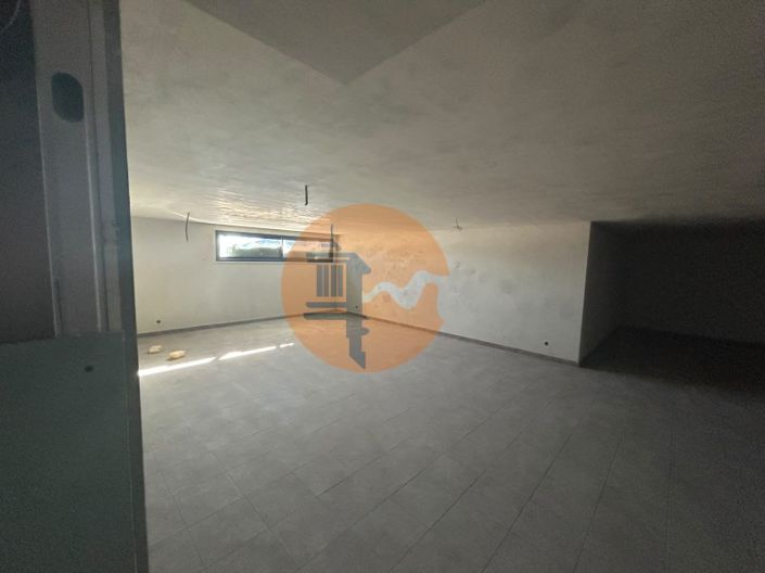 Image No.22-3 Bed House for sale
