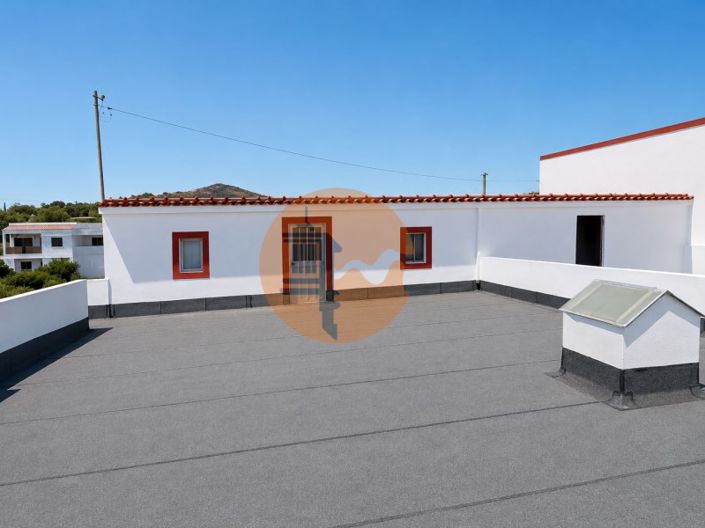 Image No.25-4 Bed House for sale