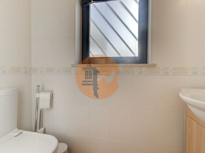 Image No.13-2 Bed House for sale