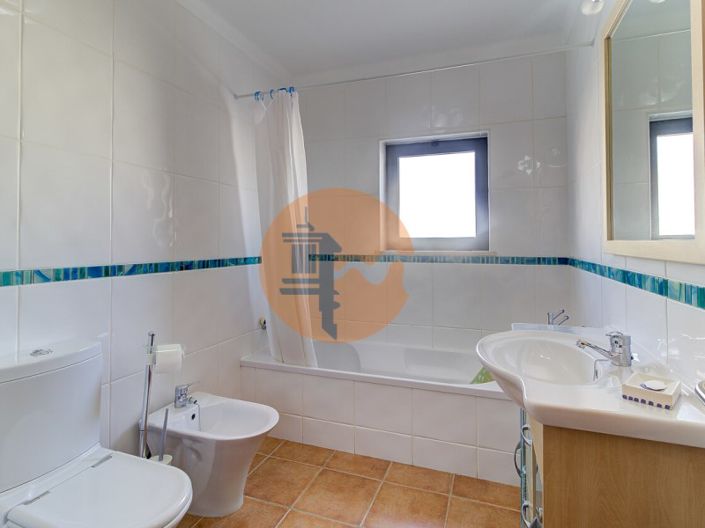 Image No.25-2 Bed House for sale