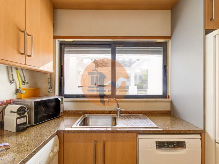 Image No.6-2 Bed House for sale