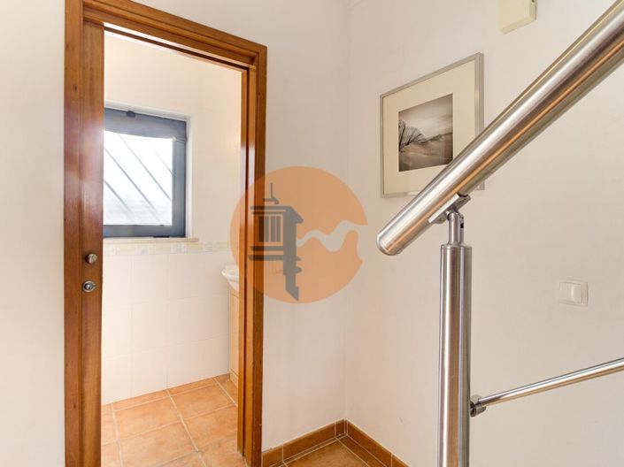 Image No.8-2 Bed House for sale