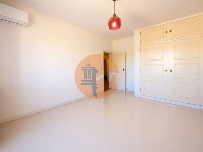 Image No.10-2 Bed House for sale