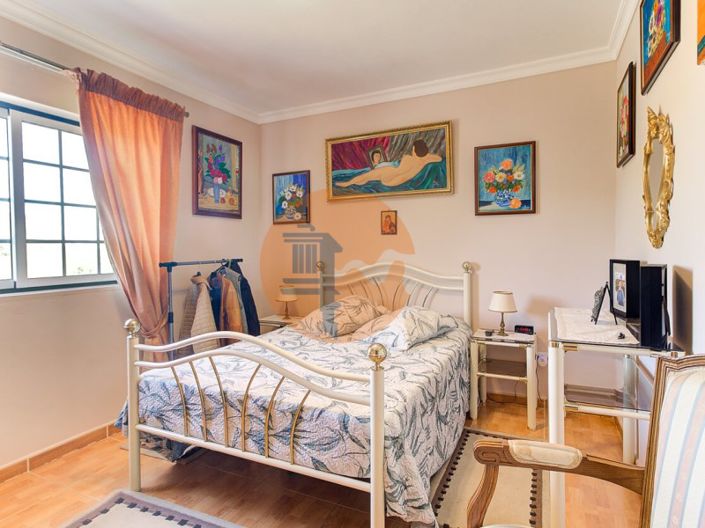 Image No.15-3 Bed House for sale