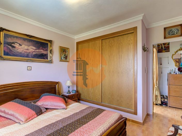 Image No.21-3 Bed House for sale