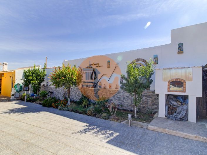 Image No.3-3 Bed House for sale