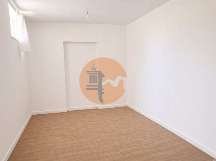 Image No.12-4 Bed House for sale