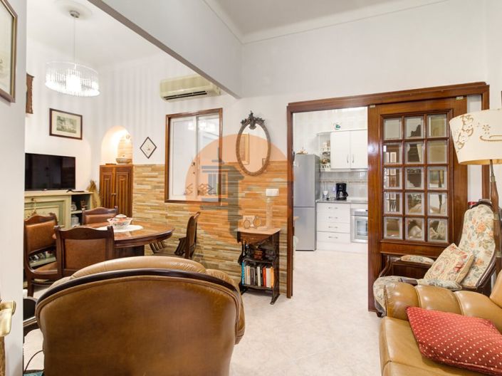 Image No.13-1 Bed House for sale