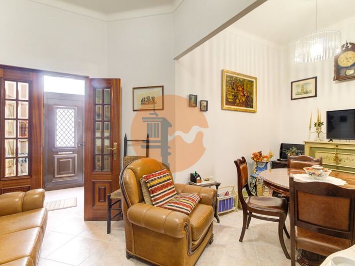 Image No.16-1 Bed House for sale