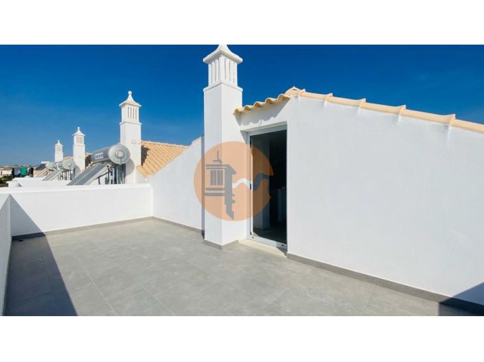 Image No.12-4 Bed House for sale