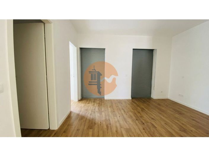 Image No.17-4 Bed House for sale