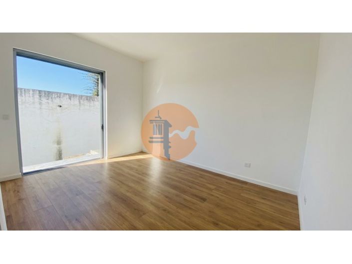 Image No.22-4 Bed House for sale