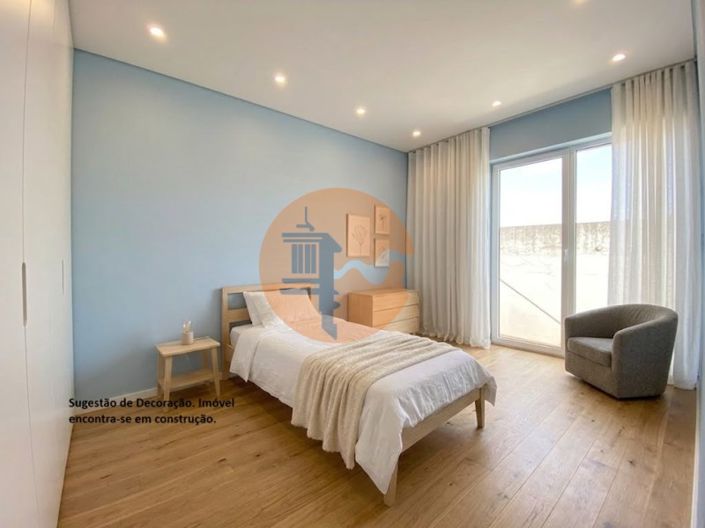 Image No.33-4 Bed House for sale