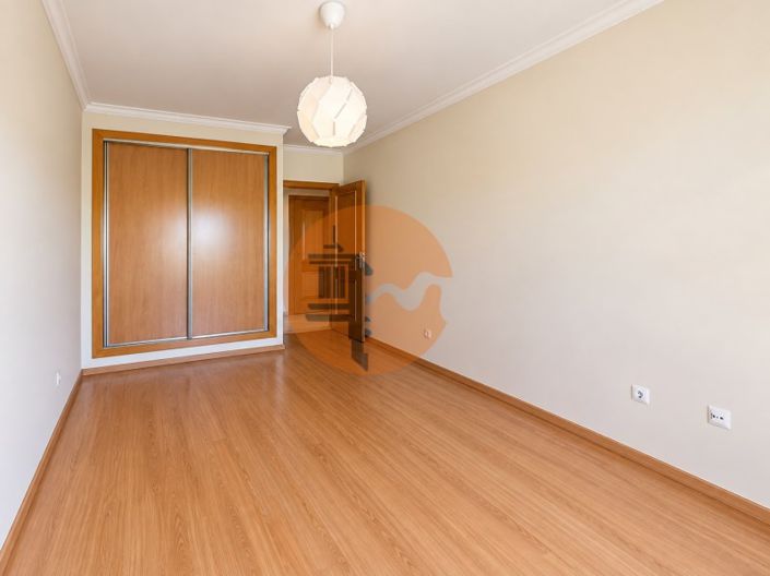Image No.15-3 Bed Apartment for sale
