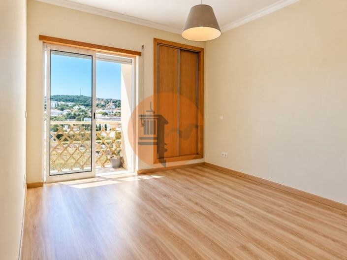 Image No.23-3 Bed Apartment for sale