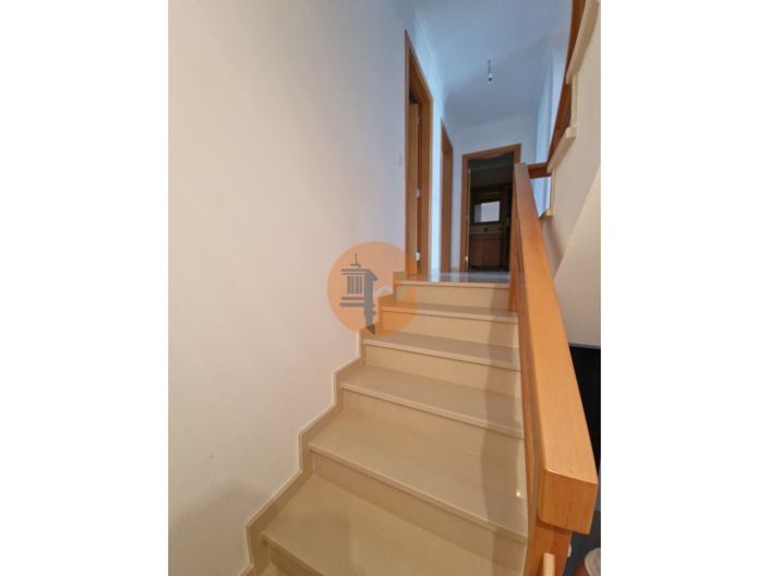 Image No.17-3 Bed House for sale