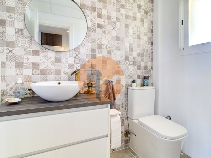 Image No.18-3 Bed House for sale