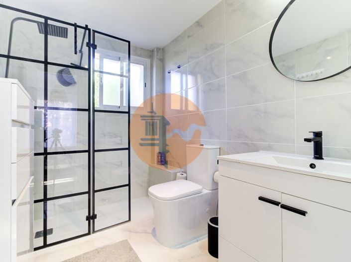 Image No.25-3 Bed House for sale
