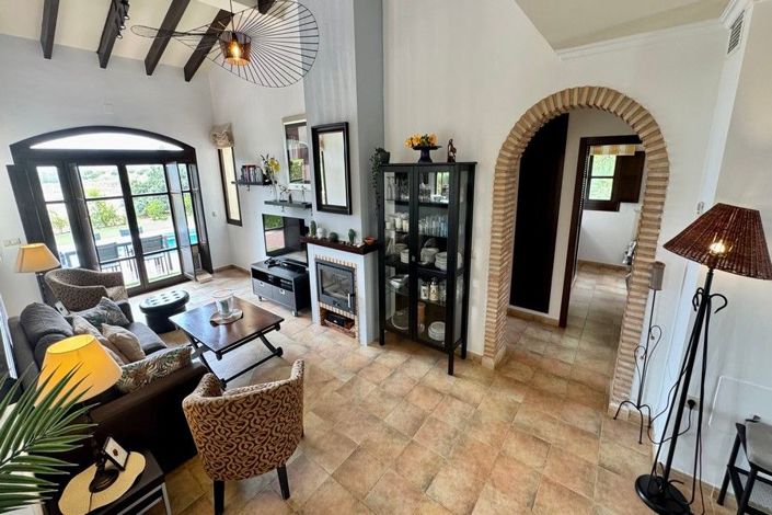 Image No.10-3 Bed House for sale