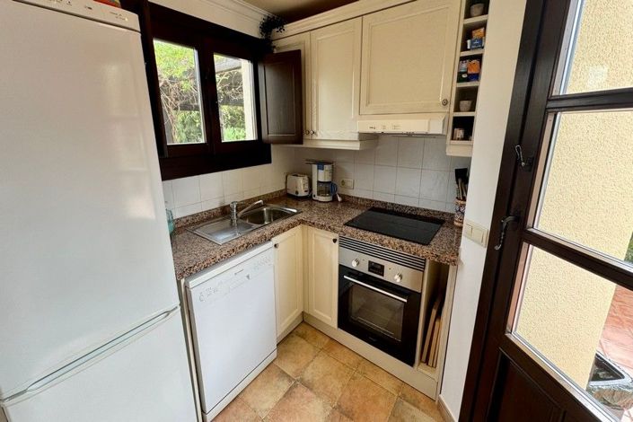 Image No.24-3 Bed House for sale