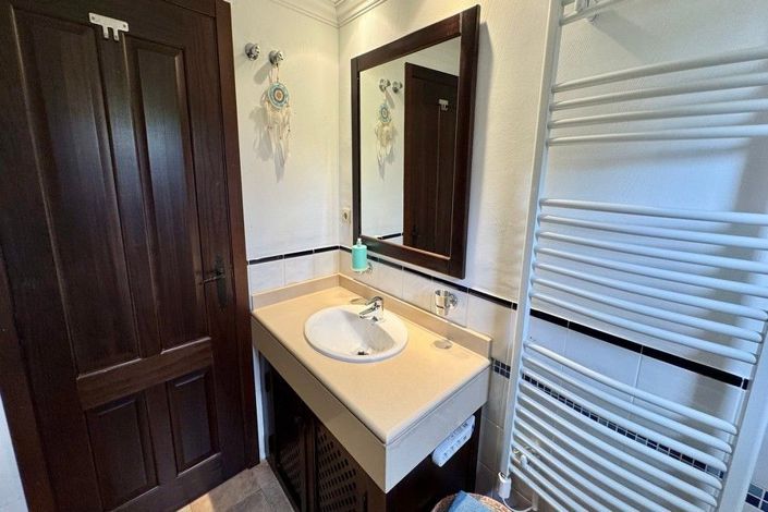 Image No.30-3 Bed House for sale