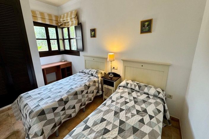 Image No.33-3 Bed House for sale