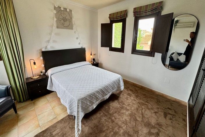 Image No.40-3 Bed House for sale