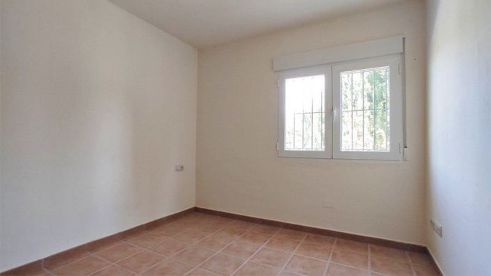 Image No.1-3 Bed Villa for sale