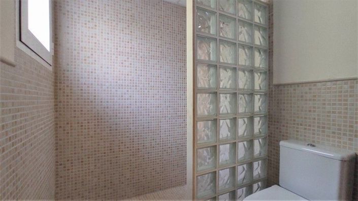 Image No.11-3 Bed House for sale