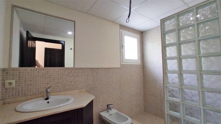 Image No.18-3 Bed House for sale