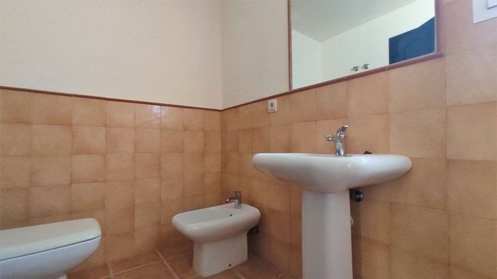 Image No.5-3 Bed House for sale