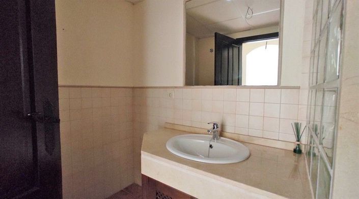 Image No.15-2 Bed House for sale