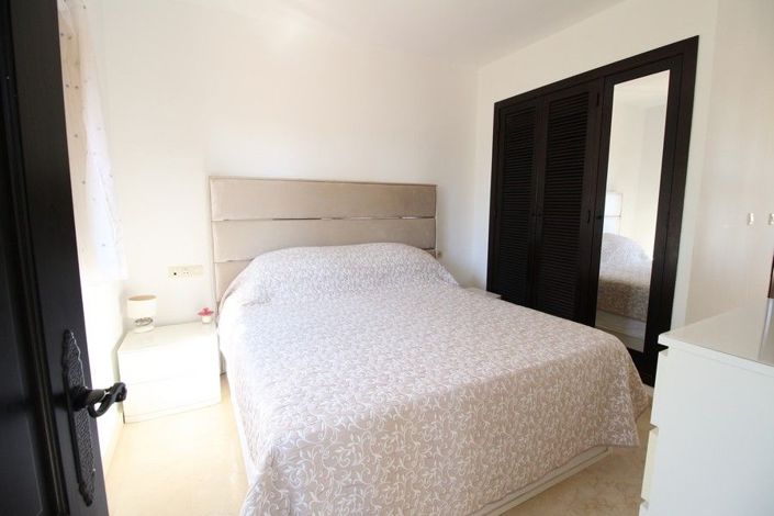 Image No.15-3 Bed House for sale