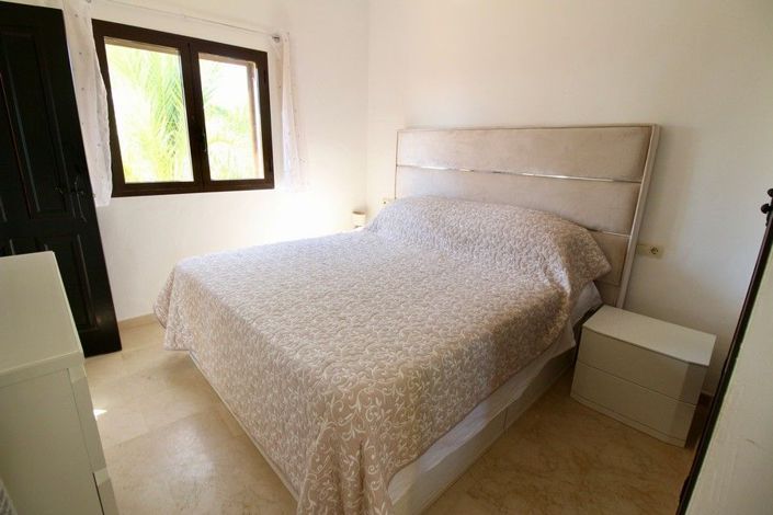 Image No.24-3 Bed House for sale