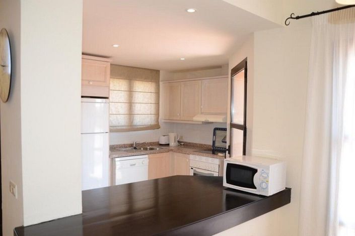 Image No.10-3 Bed House for sale