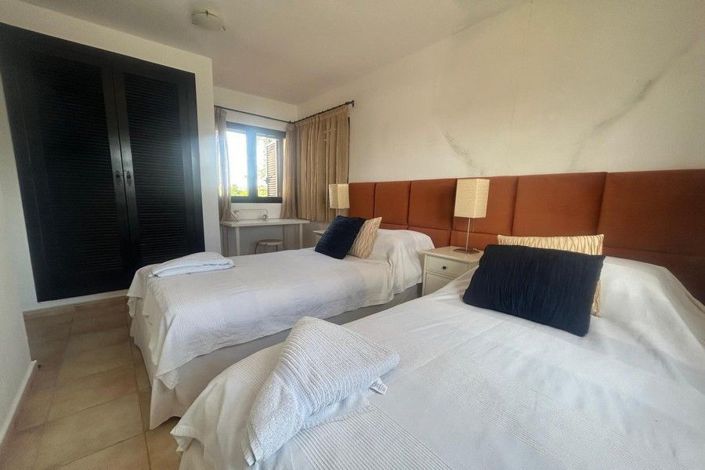 Image No.10-3 Bed House for sale