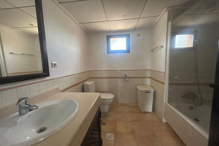 Image No.11-3 Bed House for sale