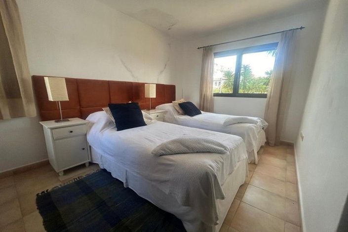 Image No.14-3 Bed House for sale