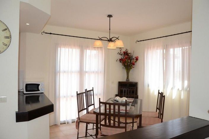 Image No.18-3 Bed House for sale