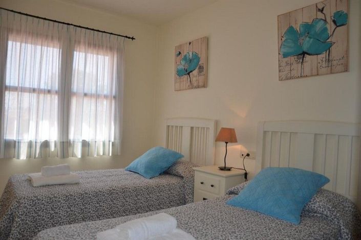 Image No.18-3 Bed House for sale