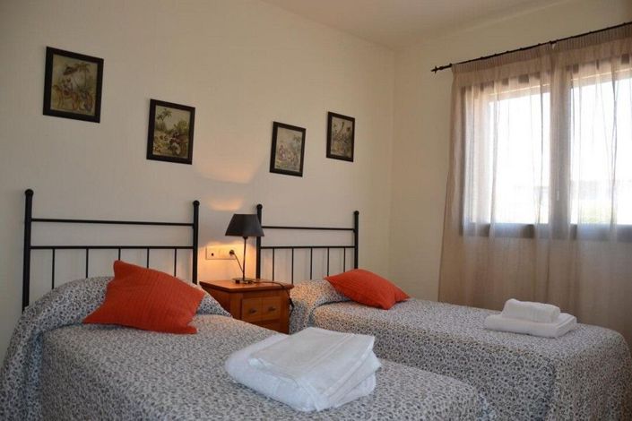 Image No.21-3 Bed House for sale